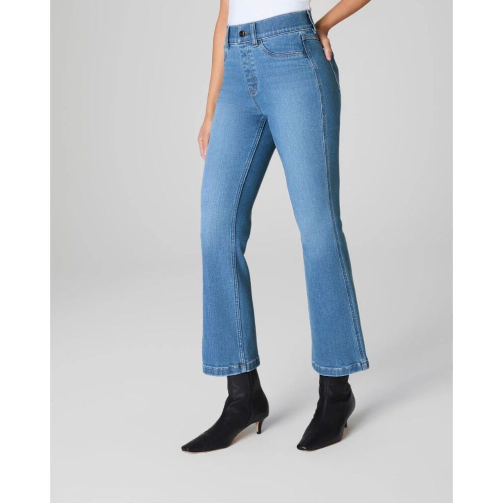SPANX Shape EveryWear Kick Flare Jeans Pull On Stretch Denim Light Wash Women L